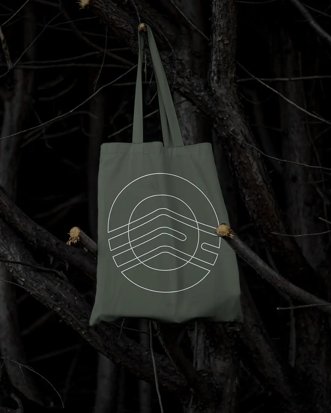 Marca Rustiko Muebles aplicada en tote bag, identidad creada por LabDeco360