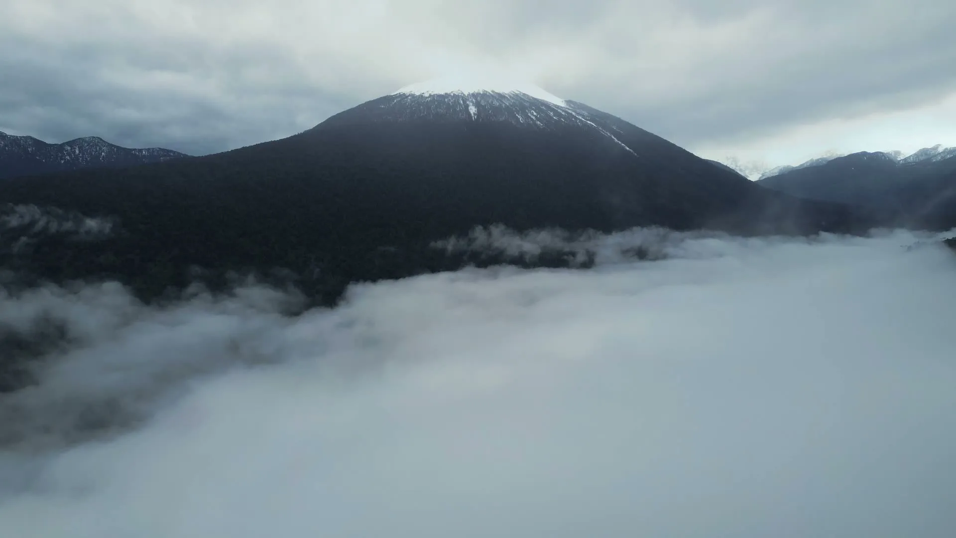 Reel de Labdeco360: fiordos, bosque y montaña de Hornopirén filmados con drone y cámara en mano